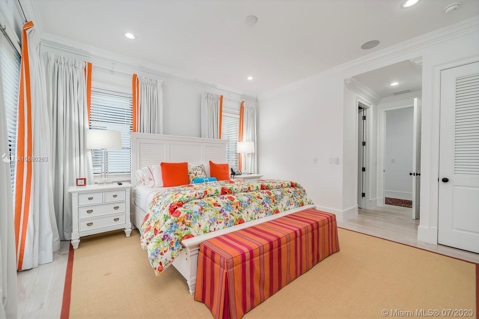 SUNRISE HARBOUR REV PL - Residential