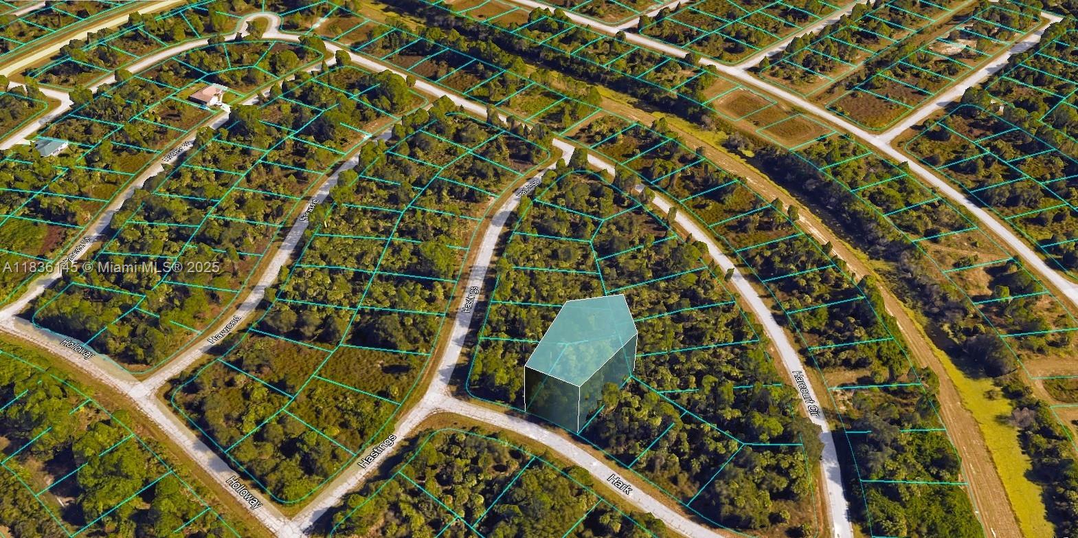 Great residential vacant lot of .30 Acres in an up and coming area of North Port! NO FLOOD ZONE!! Perfect for your future home or an investment. Buy now before prices go up! Close to beaches, state parks, baseball training facilities, shopping, restaurants, entertainment. NO HOA.