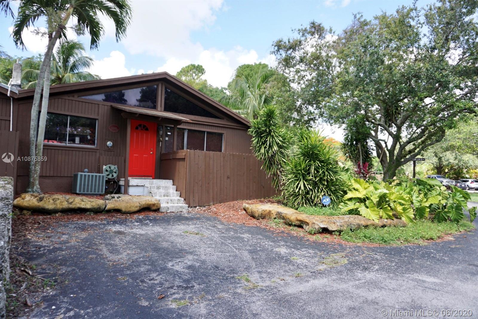 KILLIAN PINES TOWNHOUSES - Residential