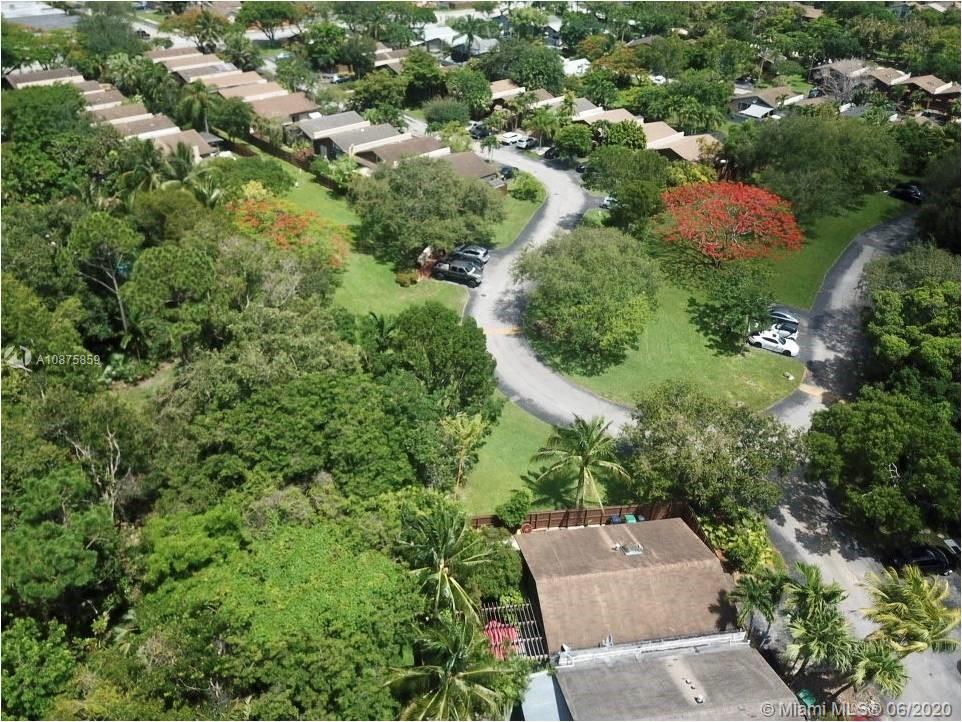 KILLIAN PINES TOWNHOUSES - Residential