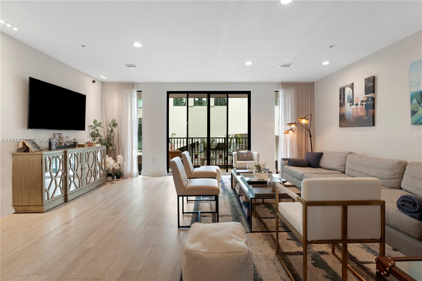THE VILLAS AT BAY HARBOR - Residential Lease