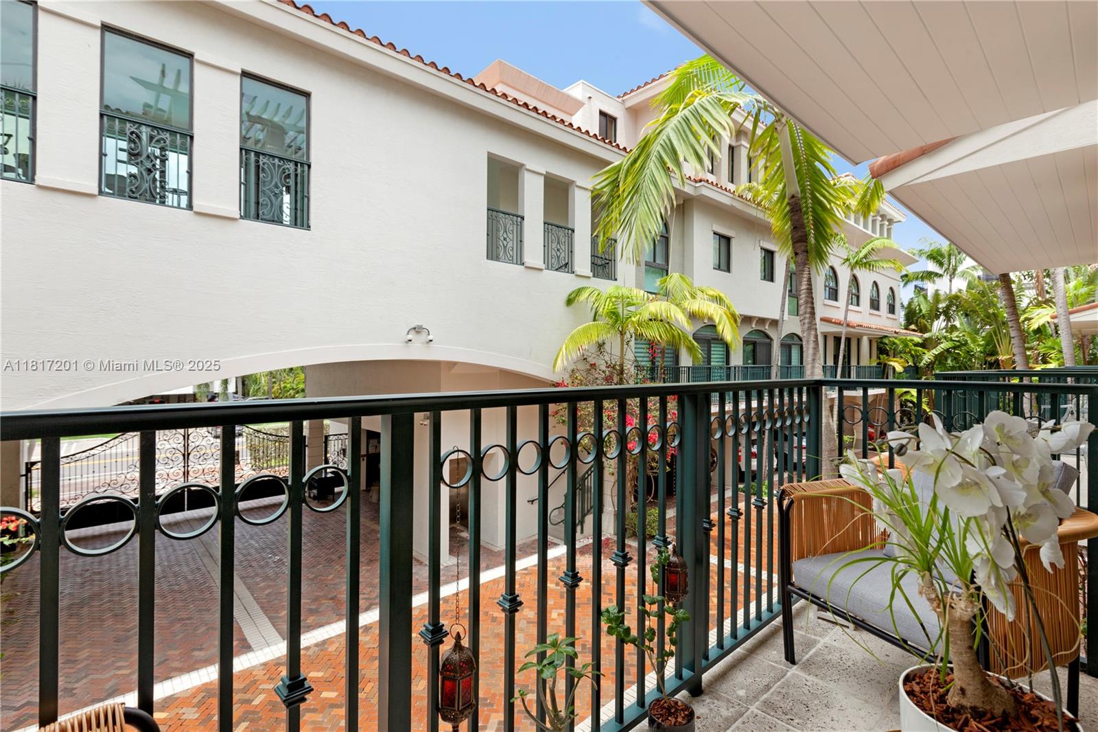 THE VILLAS AT BAY HARBOR - Residential Lease