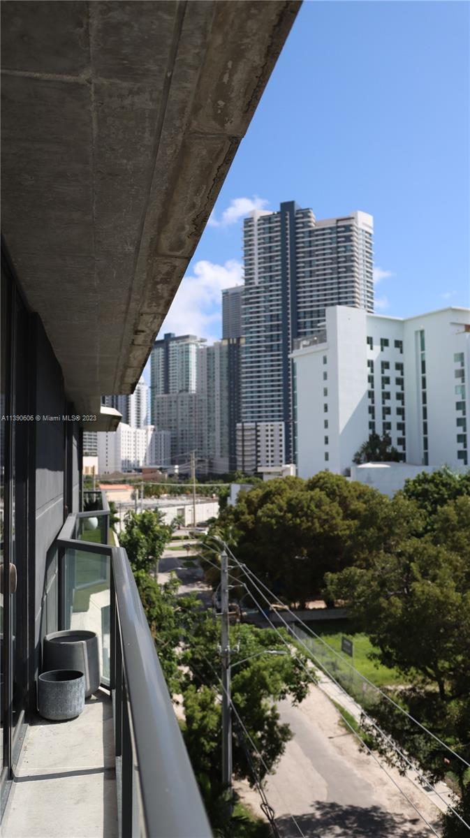 CASSA BRICKELL CONDO - Residential