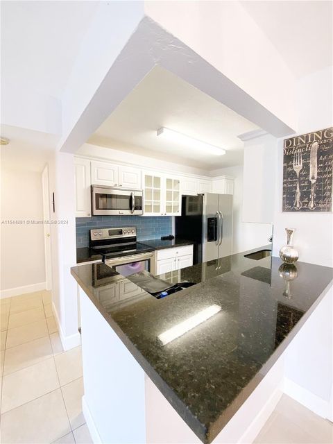 10373 N Kendall Dr H6 Miami FL 33176