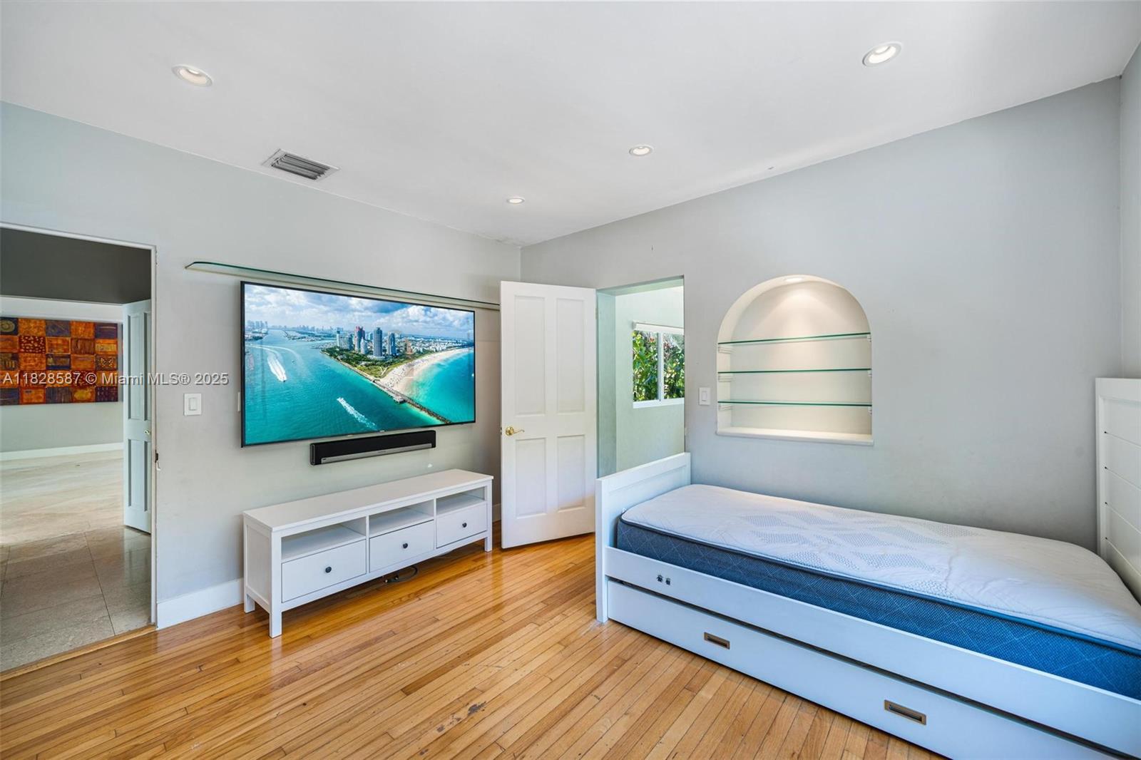 BAY POINT - Residential Lease