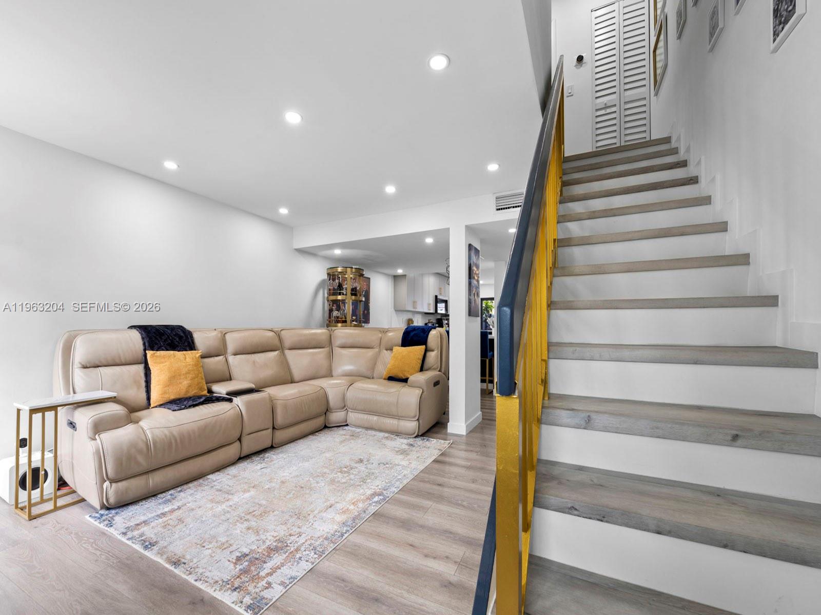 NEW PASEOS CASTELLANOS CO - Residential