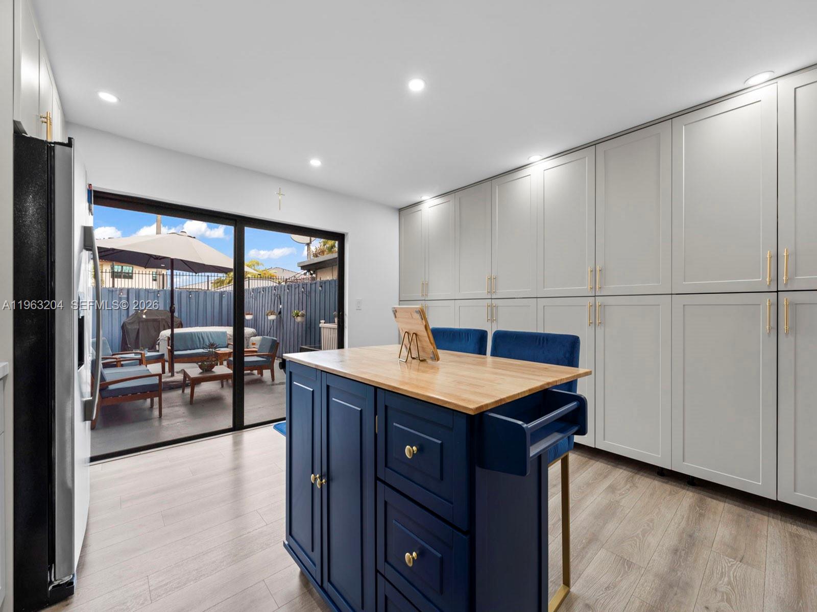 NEW PASEOS CASTELLANOS CO - Residential