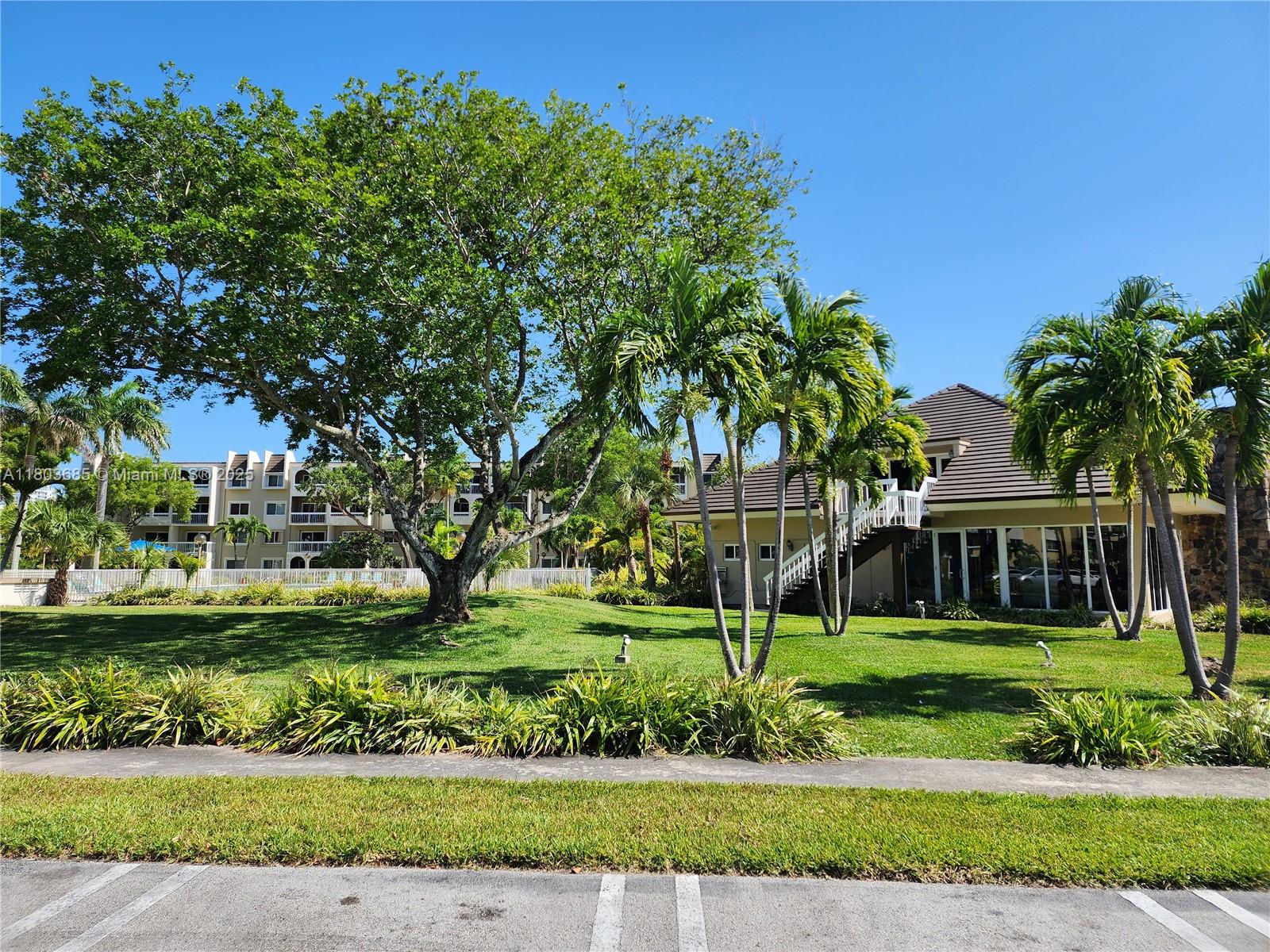 7820 Camino Real Real J-315, Miami, Broward County, Florida - 1 Bedrooms  
1 Bathrooms - 