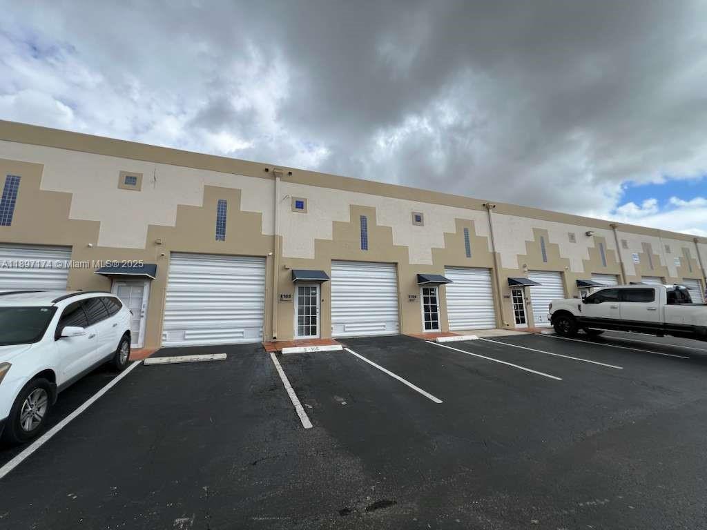 10431 NW 28th St E106