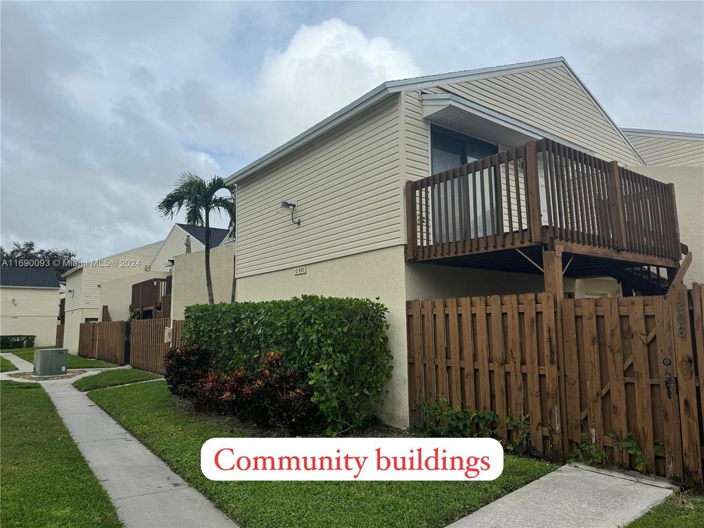 Photo of 635 Executive Center Dr #M101, West Palm Beach, FL 33401 (MLS # A11690093)