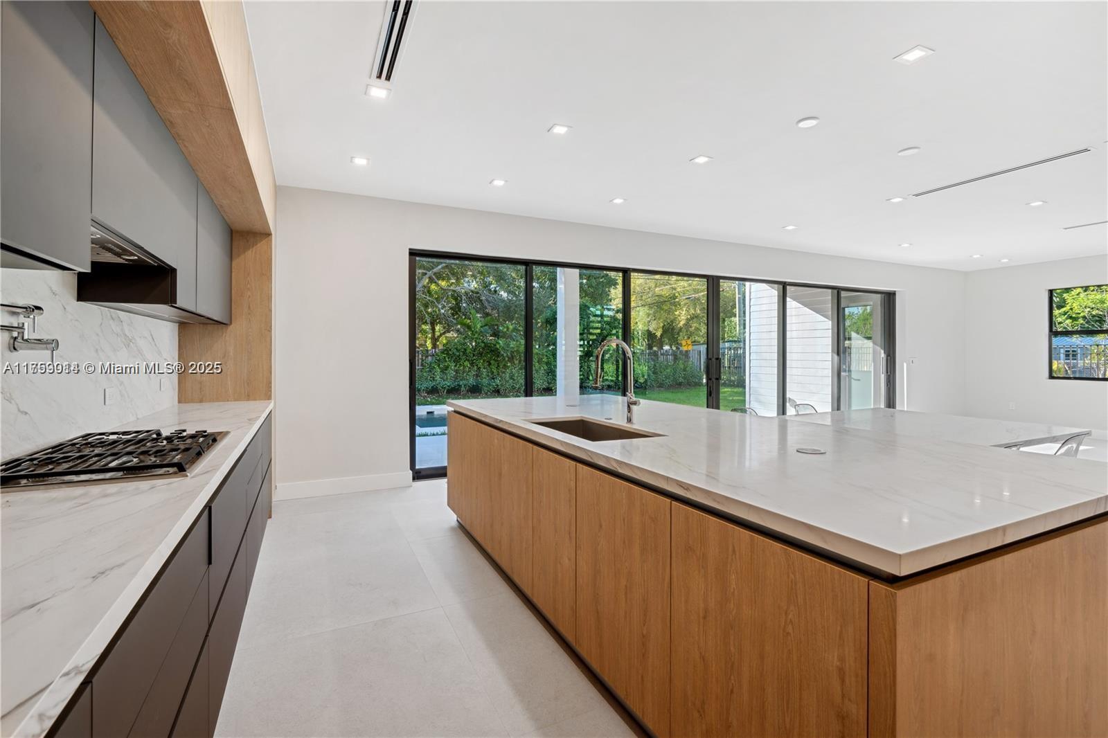 COCOPLUM TERR ADDN - Residential