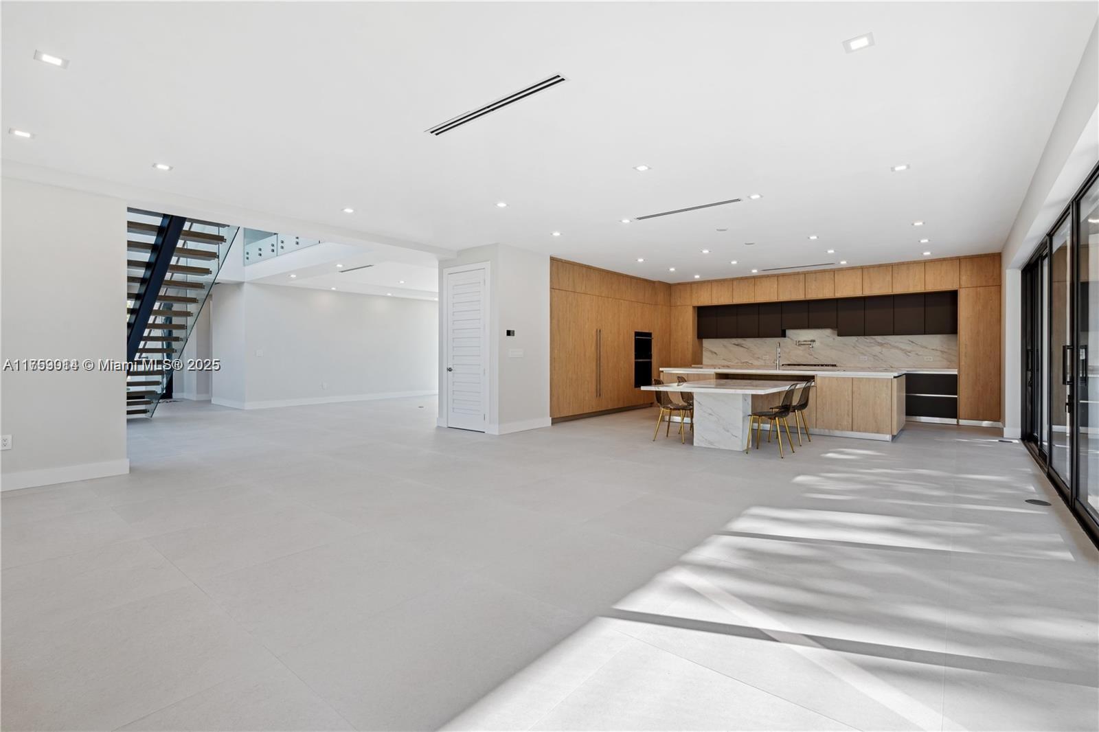 COCOPLUM TERR ADDN - Residential