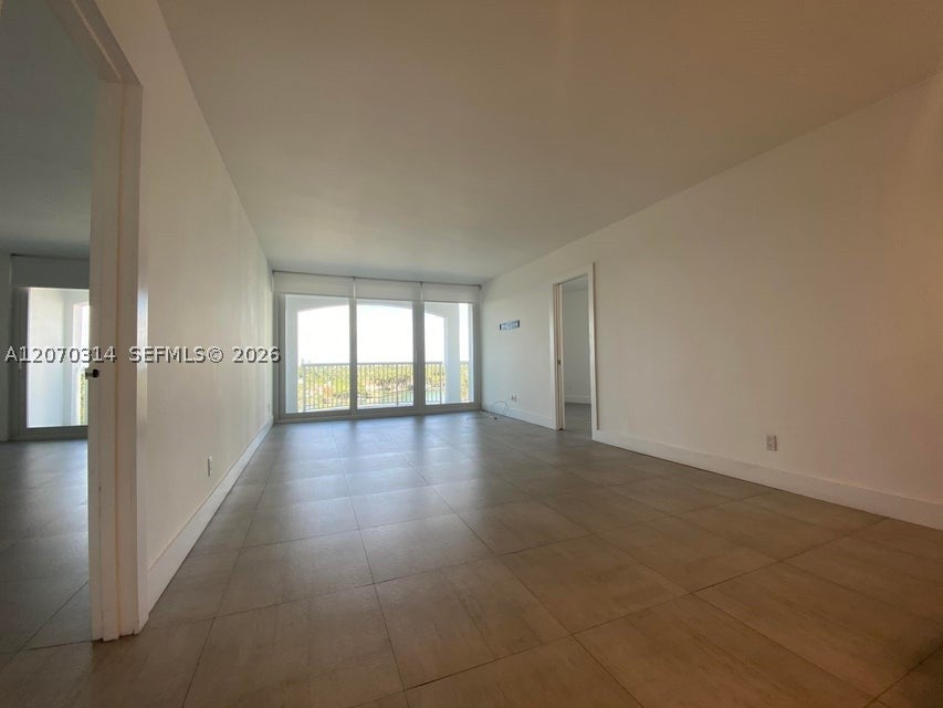 5401 Collins Ave 620