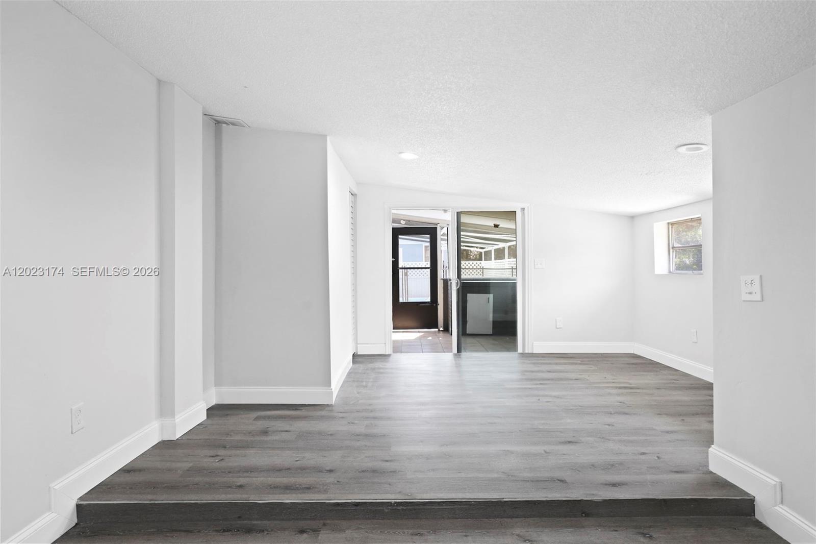 MARAVILLA ESTATES - Residential