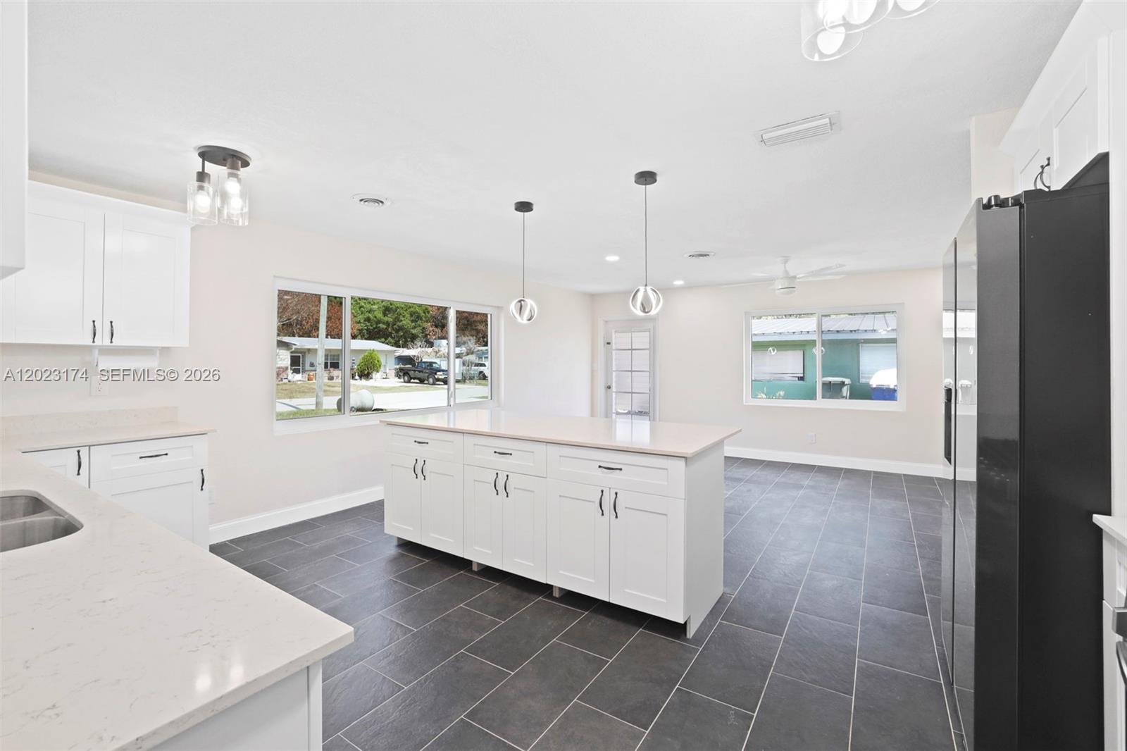 MARAVILLA ESTATES - Residential