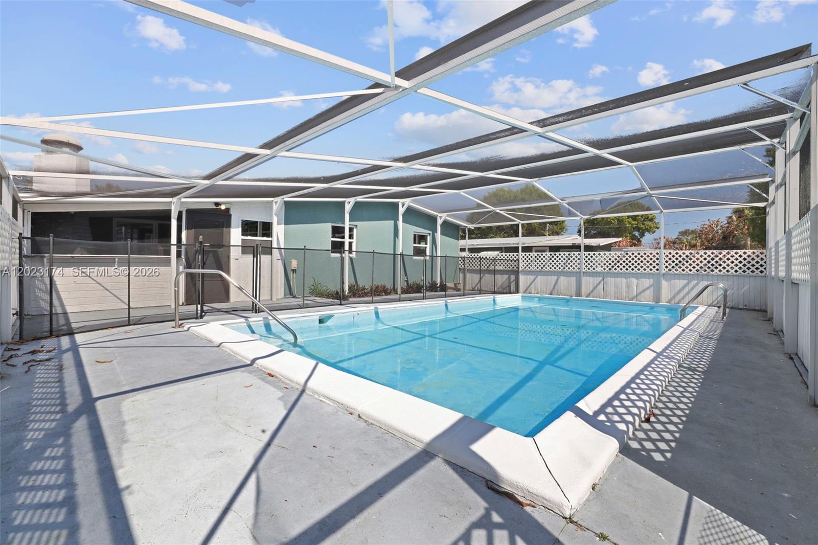 MARAVILLA ESTATES - Residential
