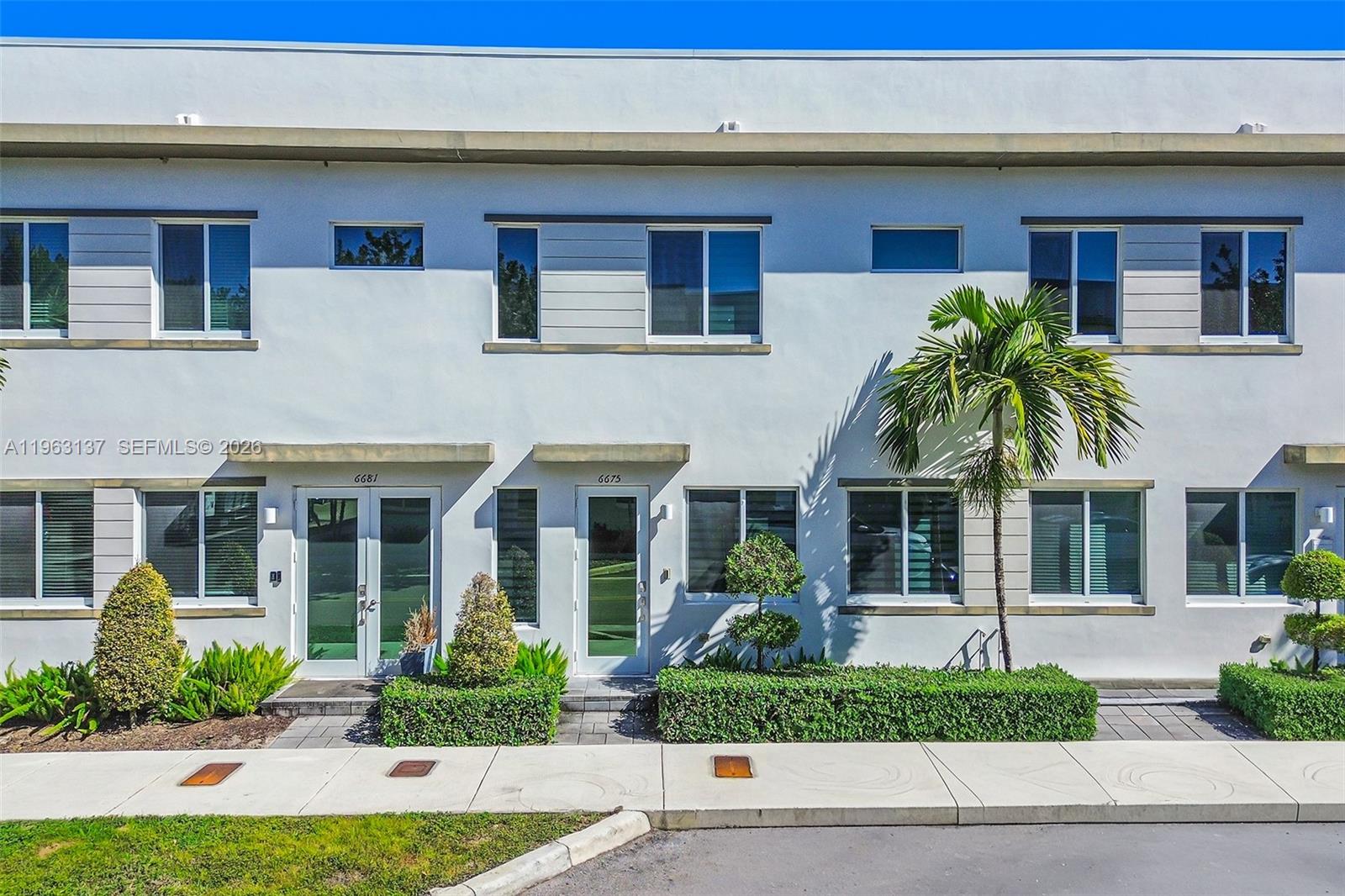 LANDMARK AT DORAL CENTRAL - Residential