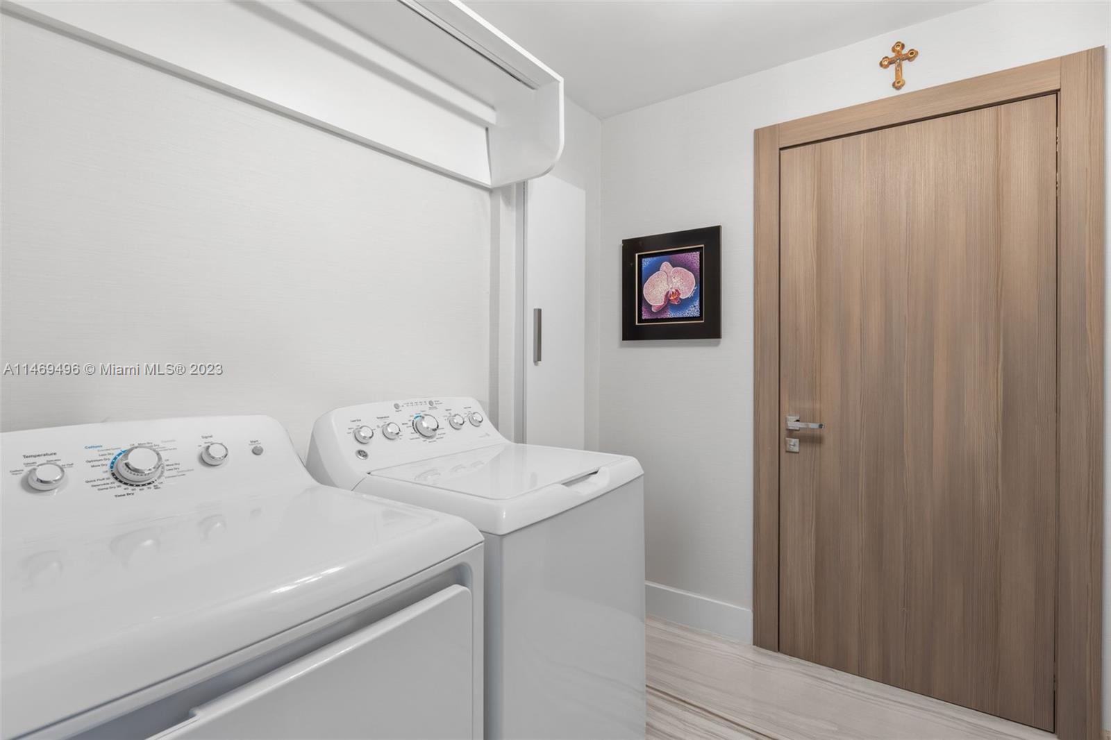 OCEANA KEY BISCAYNE CONDO - Residential