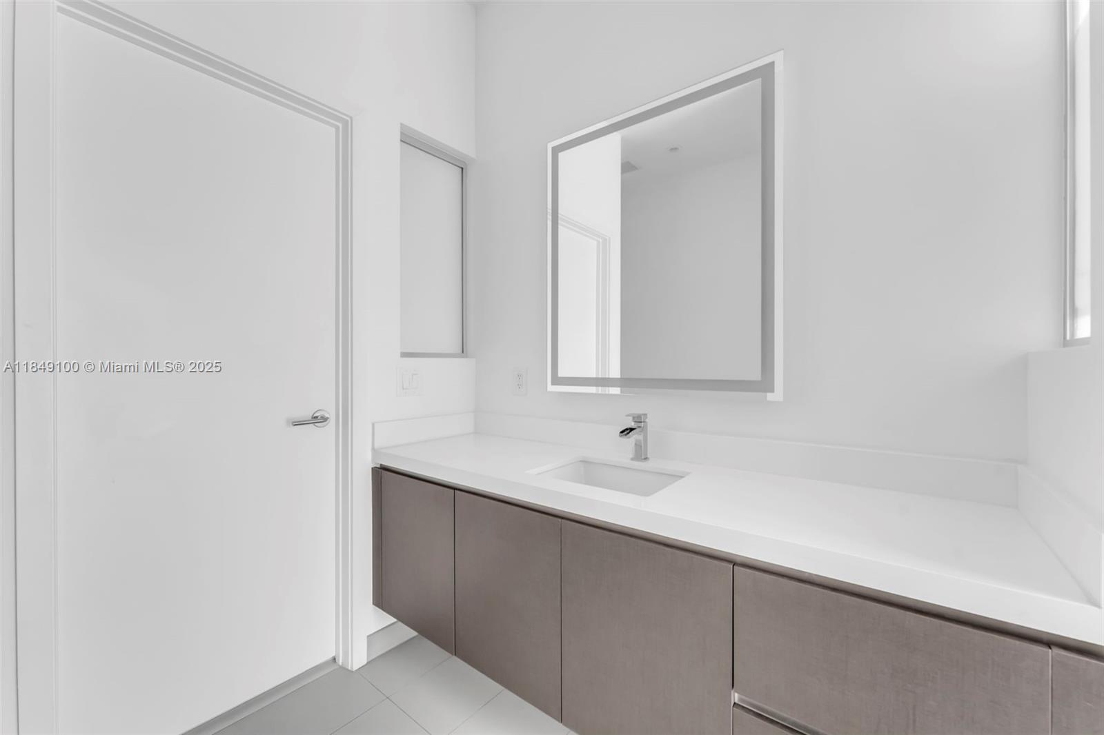 PARAMOUNT MIAMI WORLDCENT - Residential