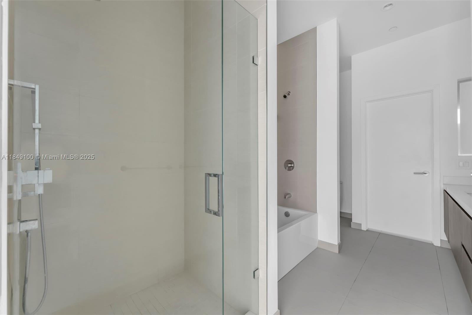 PARAMOUNT MIAMI WORLDCENT - Residential