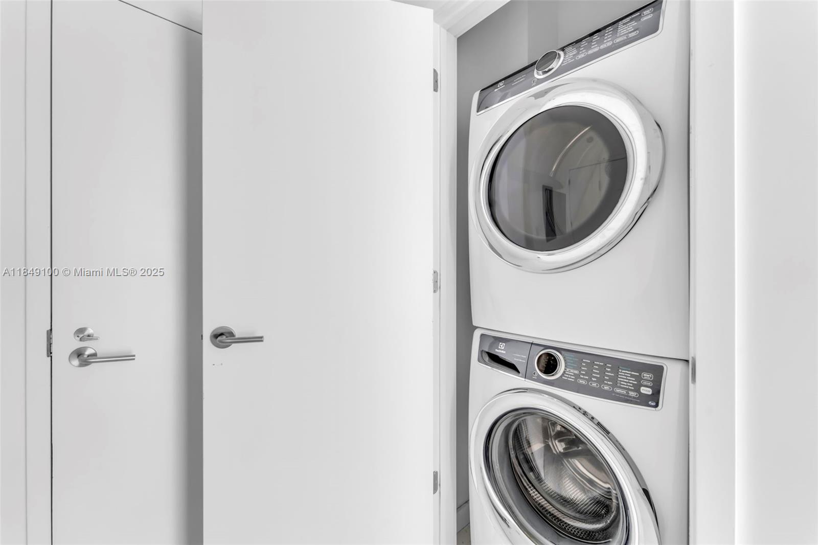 PARAMOUNT MIAMI WORLDCENT - Residential