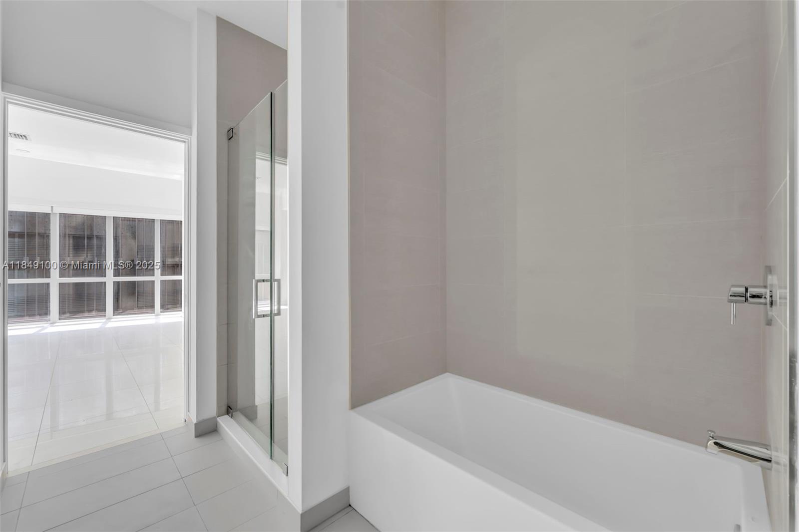 PARAMOUNT MIAMI WORLDCENT - Residential