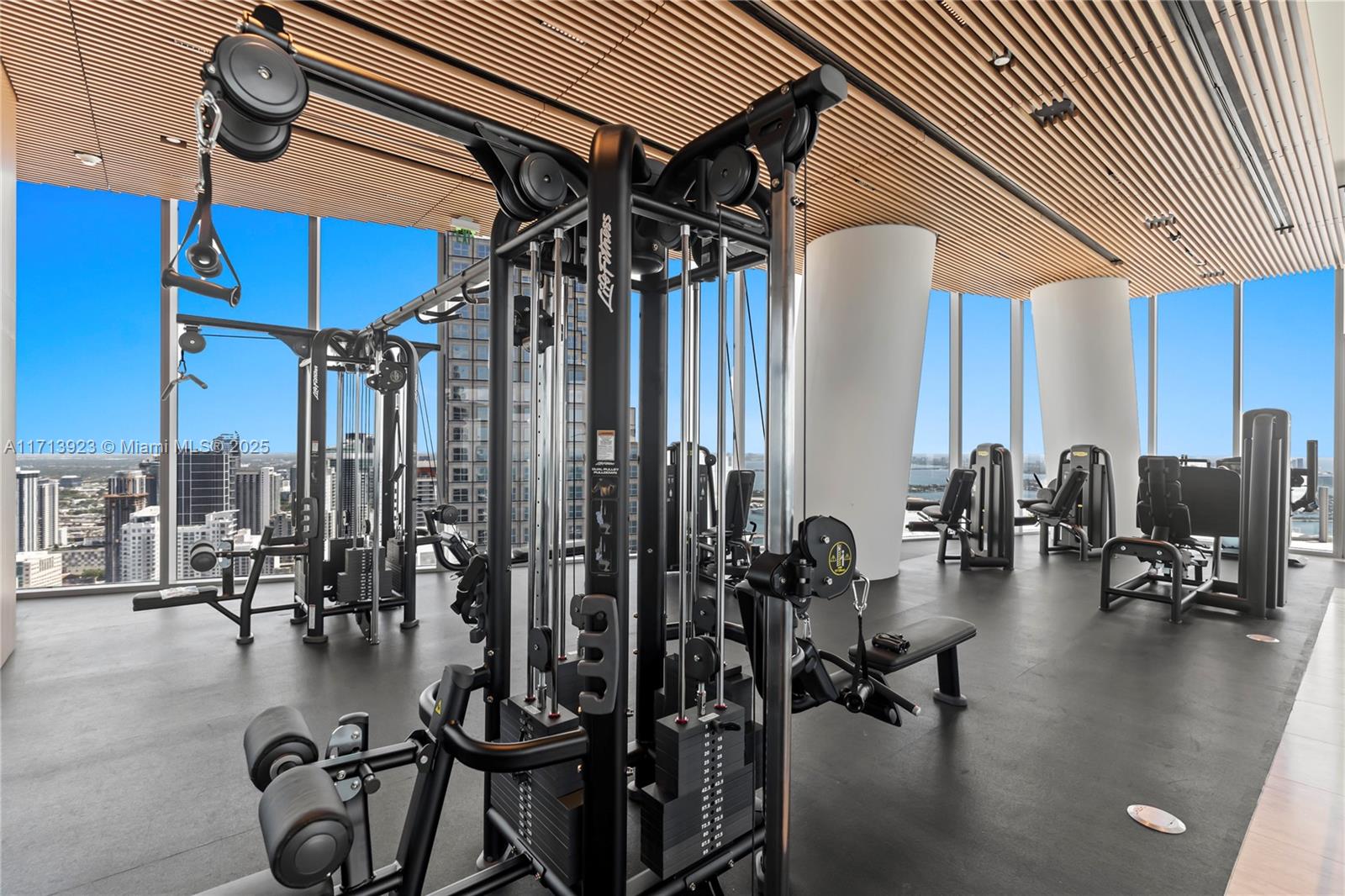ASTON MARTIN RESIDENCES - Residential