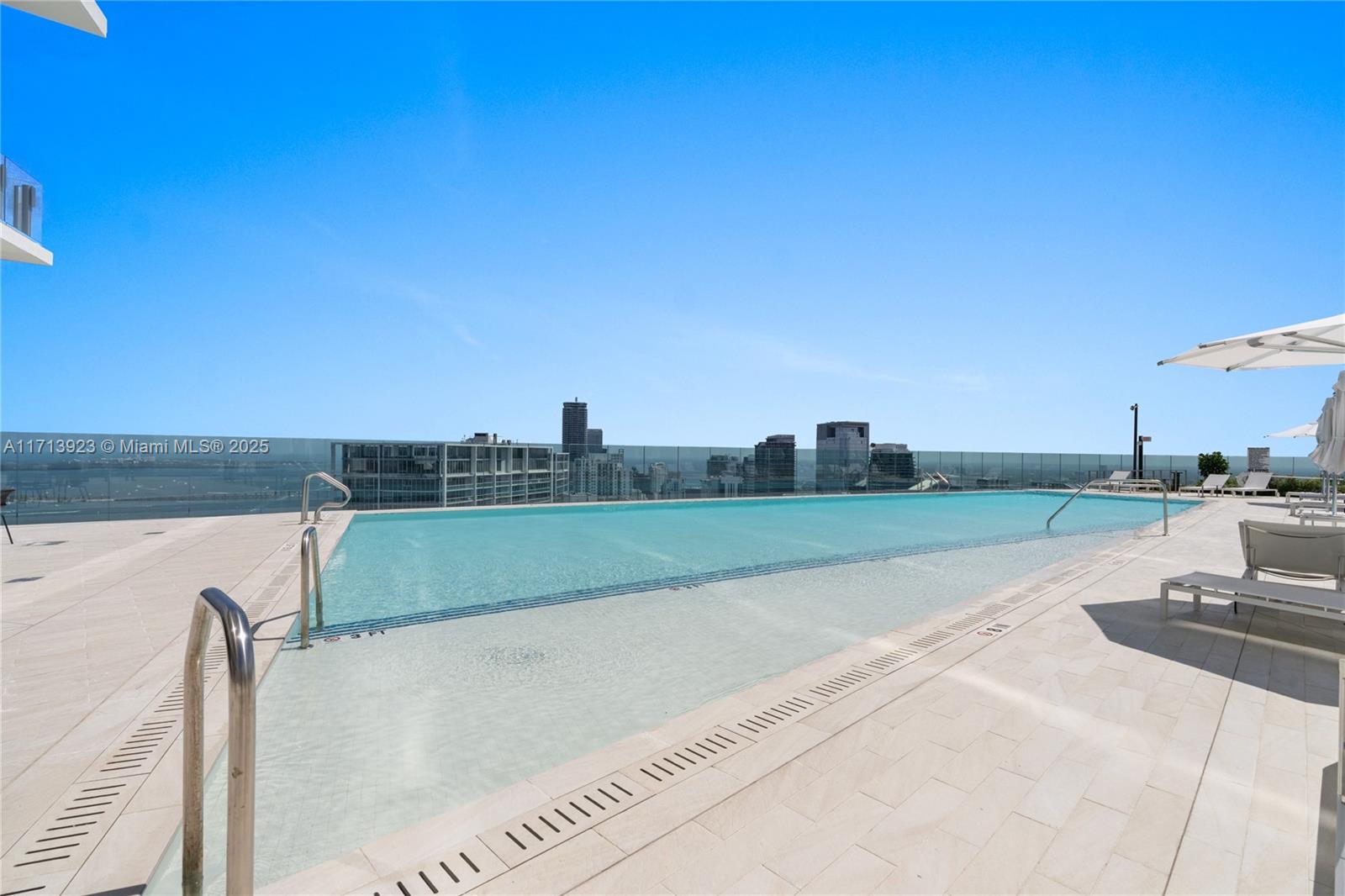 ASTON MARTIN RESIDENCES - Residential