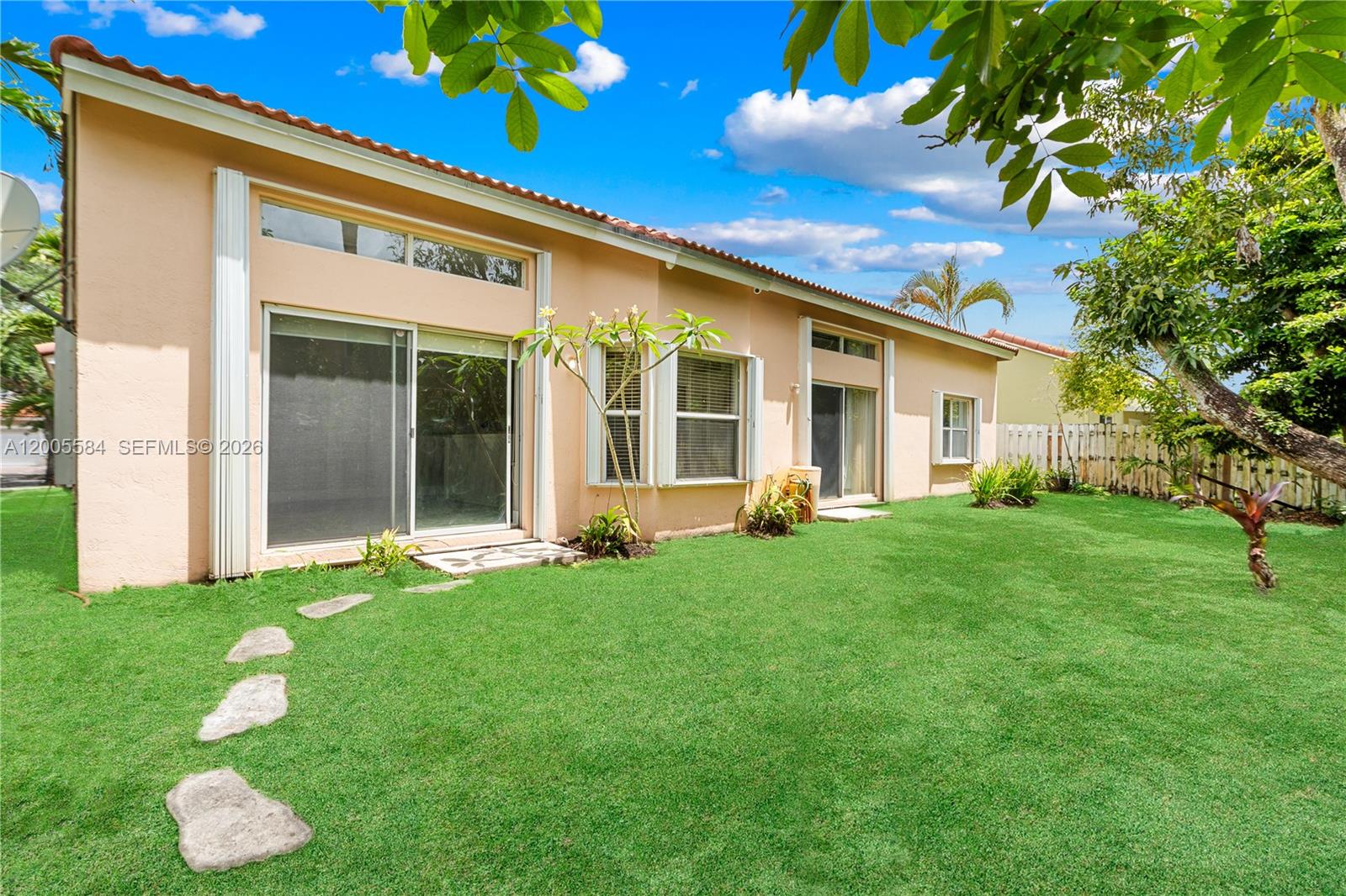 FLAMINGO ESTATES - Residential