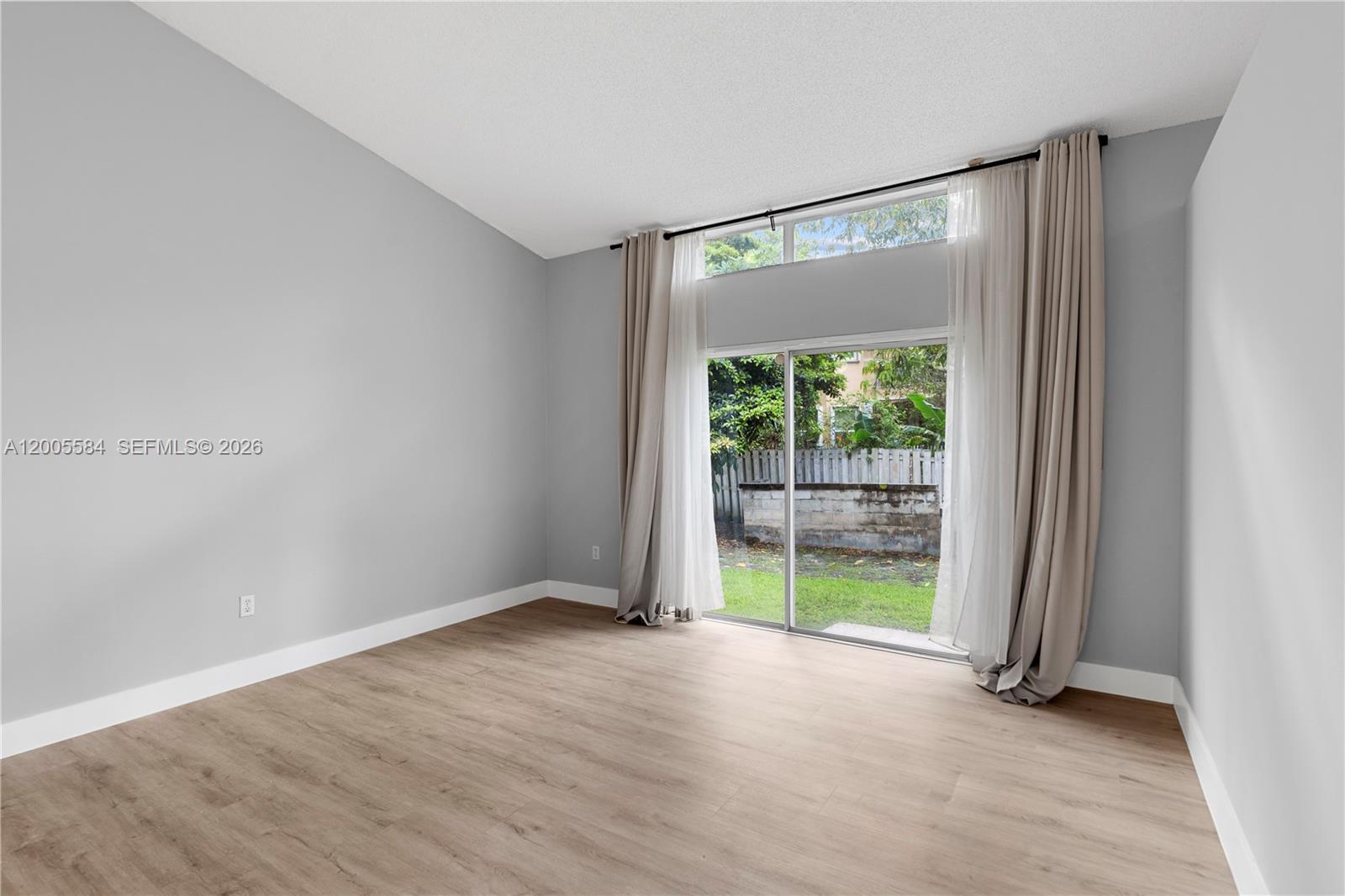 FLAMINGO ESTATES - Residential