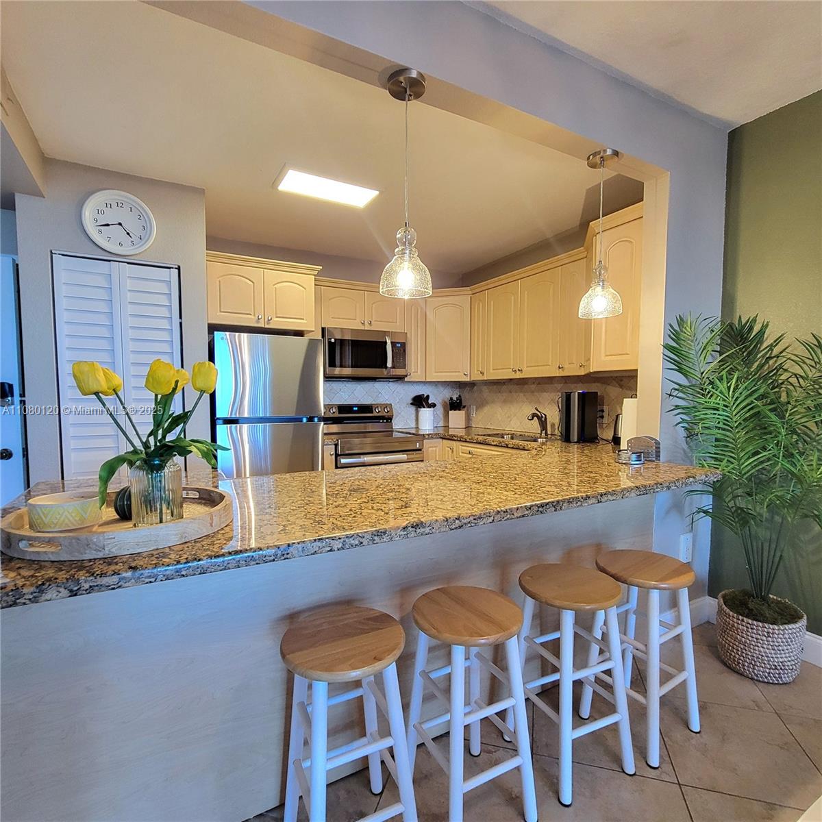 ALEXANDER TOWERS CONDO - Residential Lease