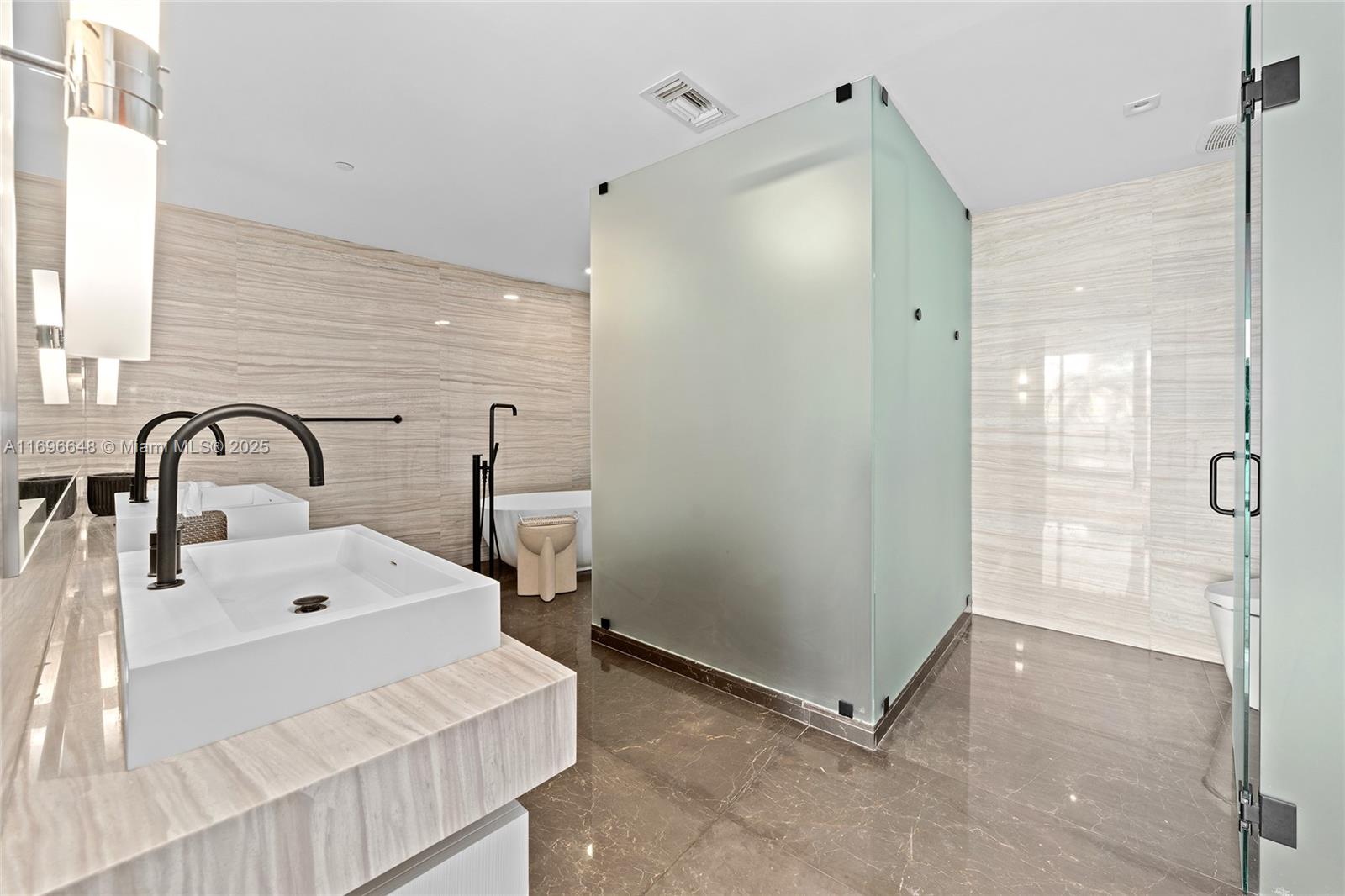 2200 FORT LAUDERDALE BEAC - Residential