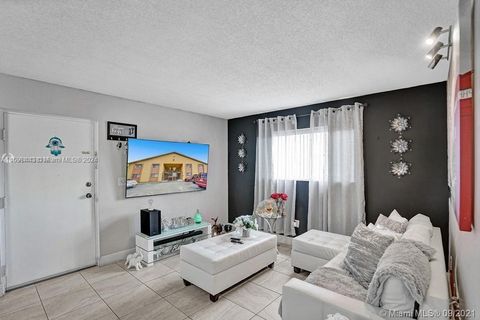 Multi Family in Hialeah FL 1501 42nd St 8.jpg