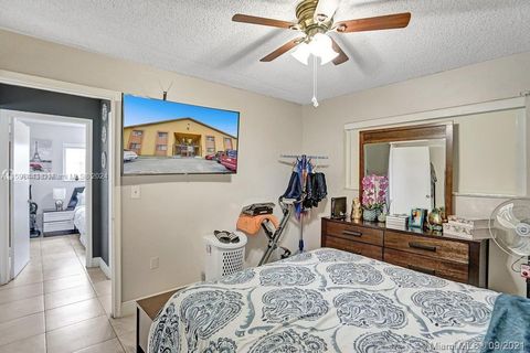 Multi Family in Hialeah FL 1501 42nd St 12.jpg