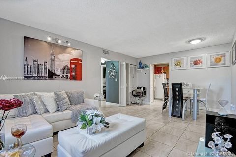 Multi Family in Hialeah FL 1501 42nd St 7.jpg