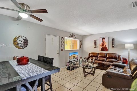 Multi Family in Hialeah FL 1501 42nd St 18.jpg