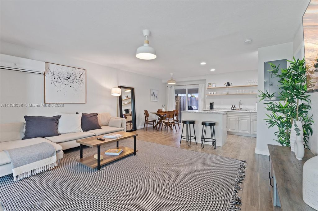 Photo of 300 SW 23rd St #2, Fort Lauderdale, FL 33315 (MLS # A11430398)