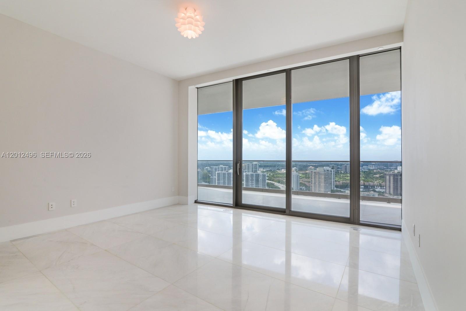 18975 Collins Ave 3803
