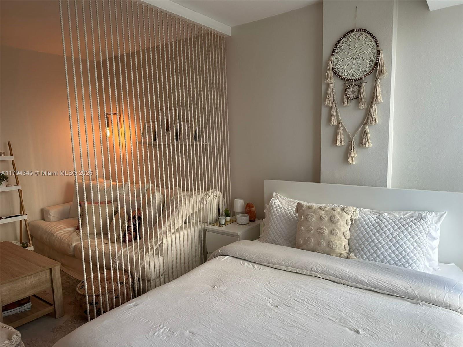 10275 Collins Ave 303