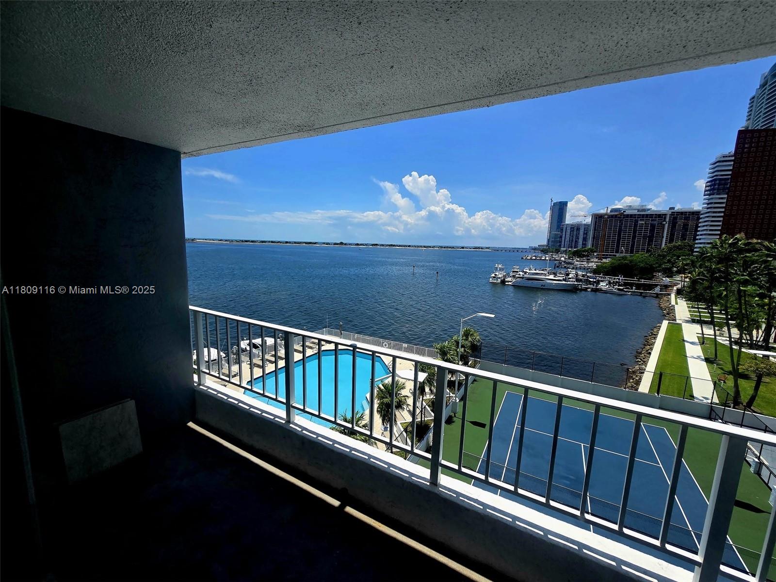 BRICKELL HARBOUR CONDO - Residential