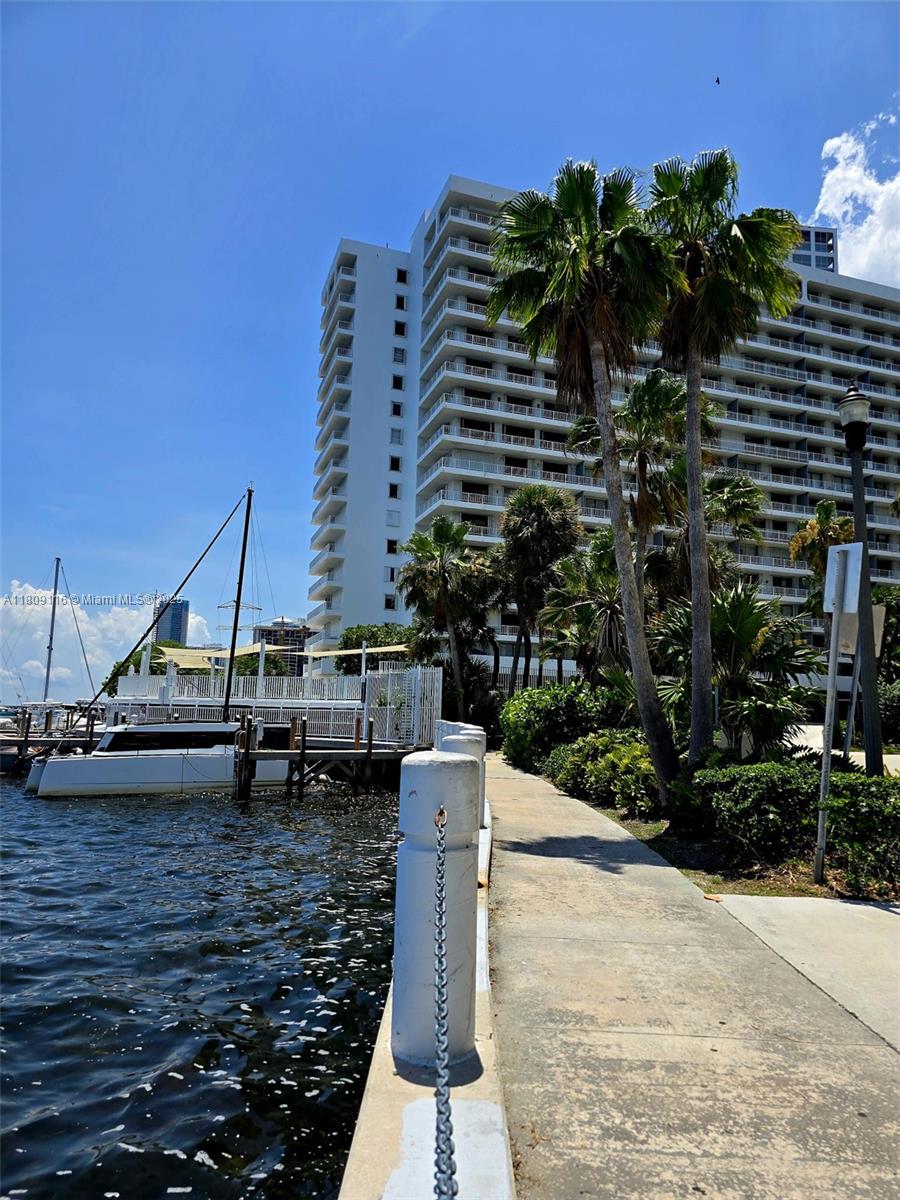 BRICKELL HARBOUR CONDO - Residential