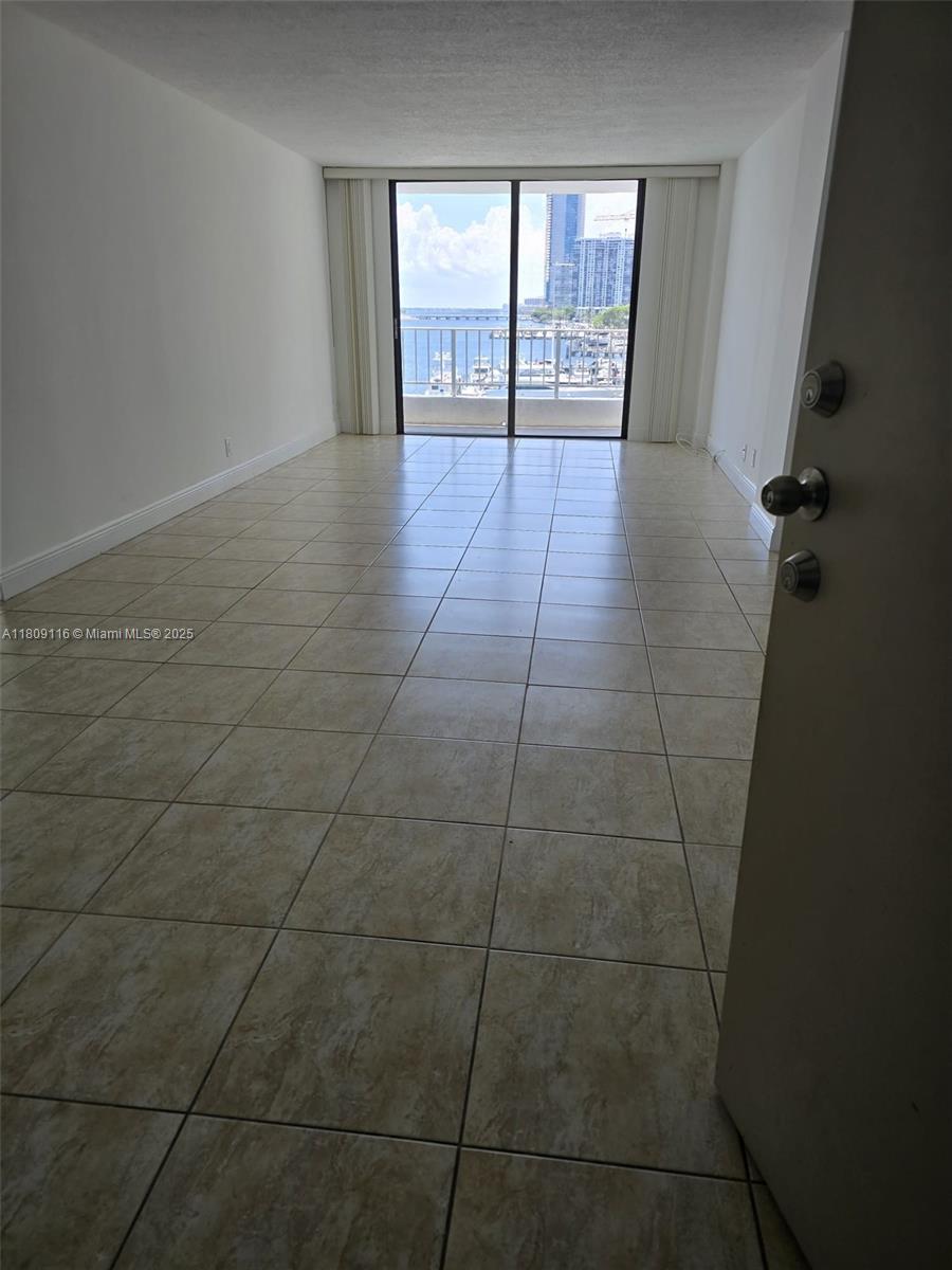 BRICKELL HARBOUR CONDO - Residential
