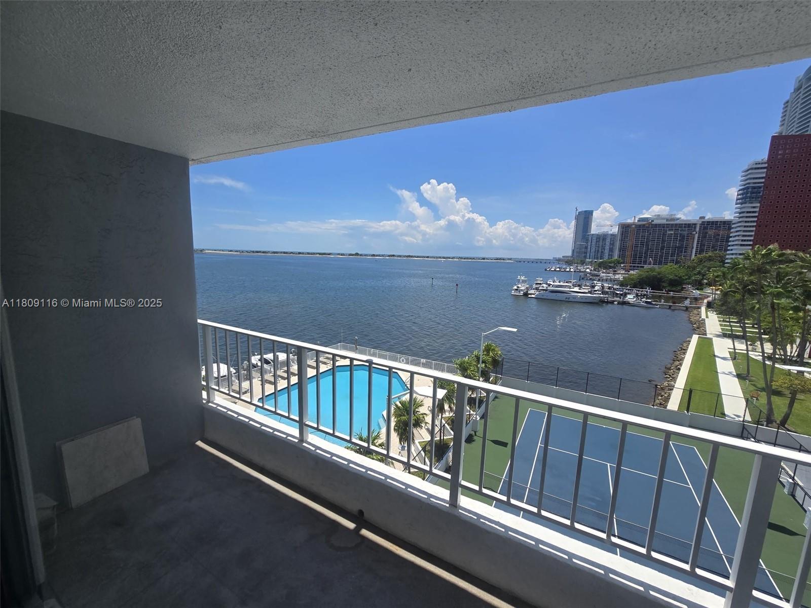 BRICKELL HARBOUR CONDO - Residential