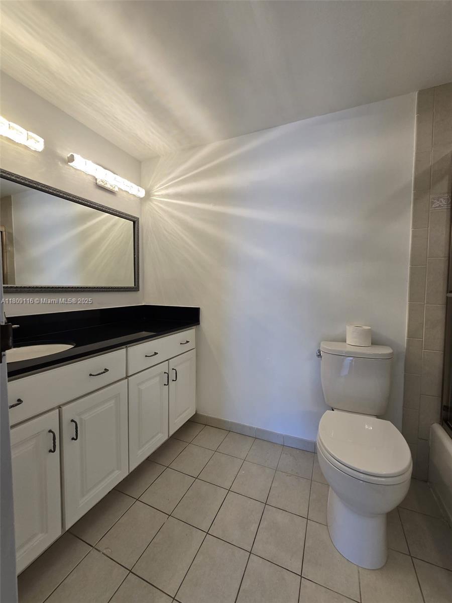 BRICKELL HARBOUR CONDO - Residential