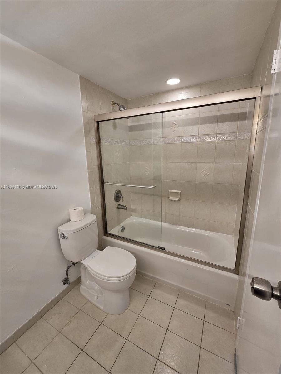 BRICKELL HARBOUR CONDO - Residential