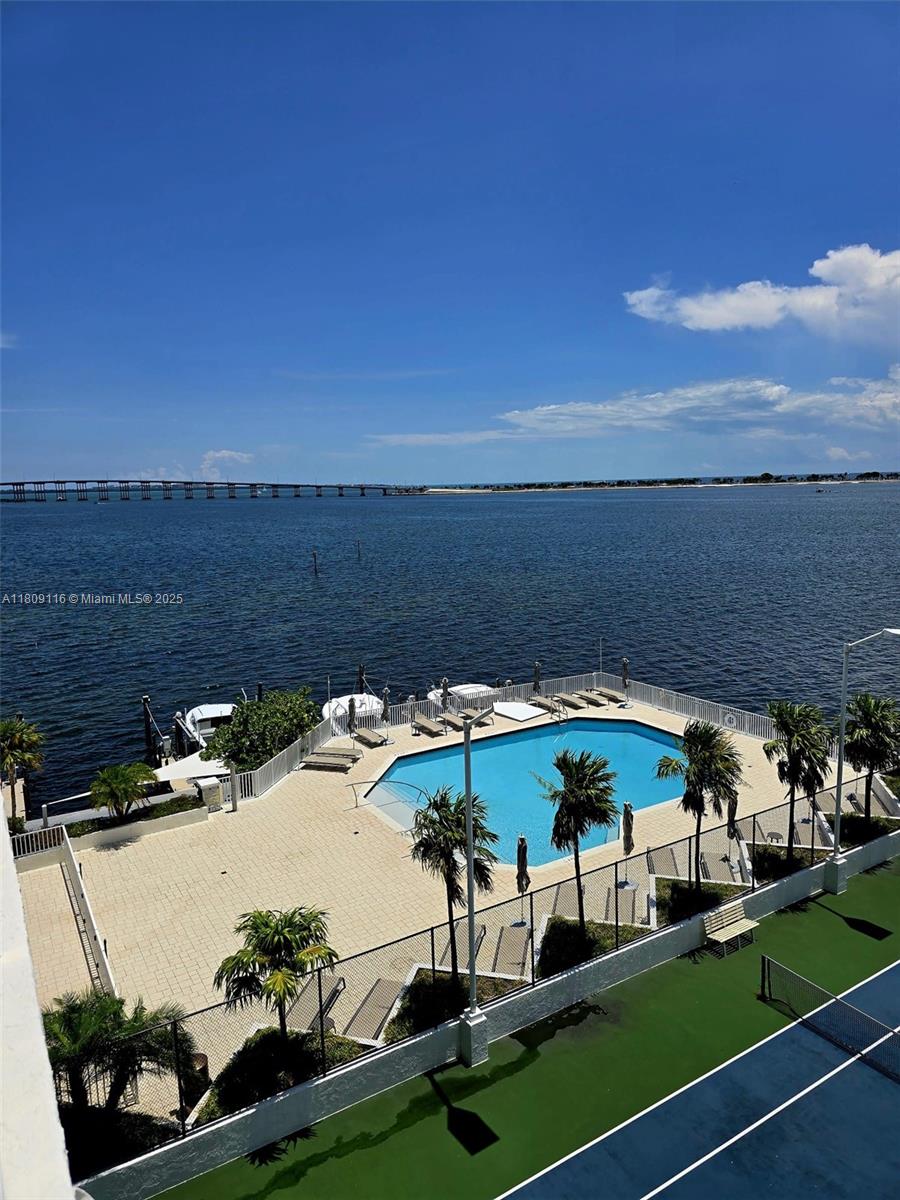 BRICKELL HARBOUR CONDO - Residential