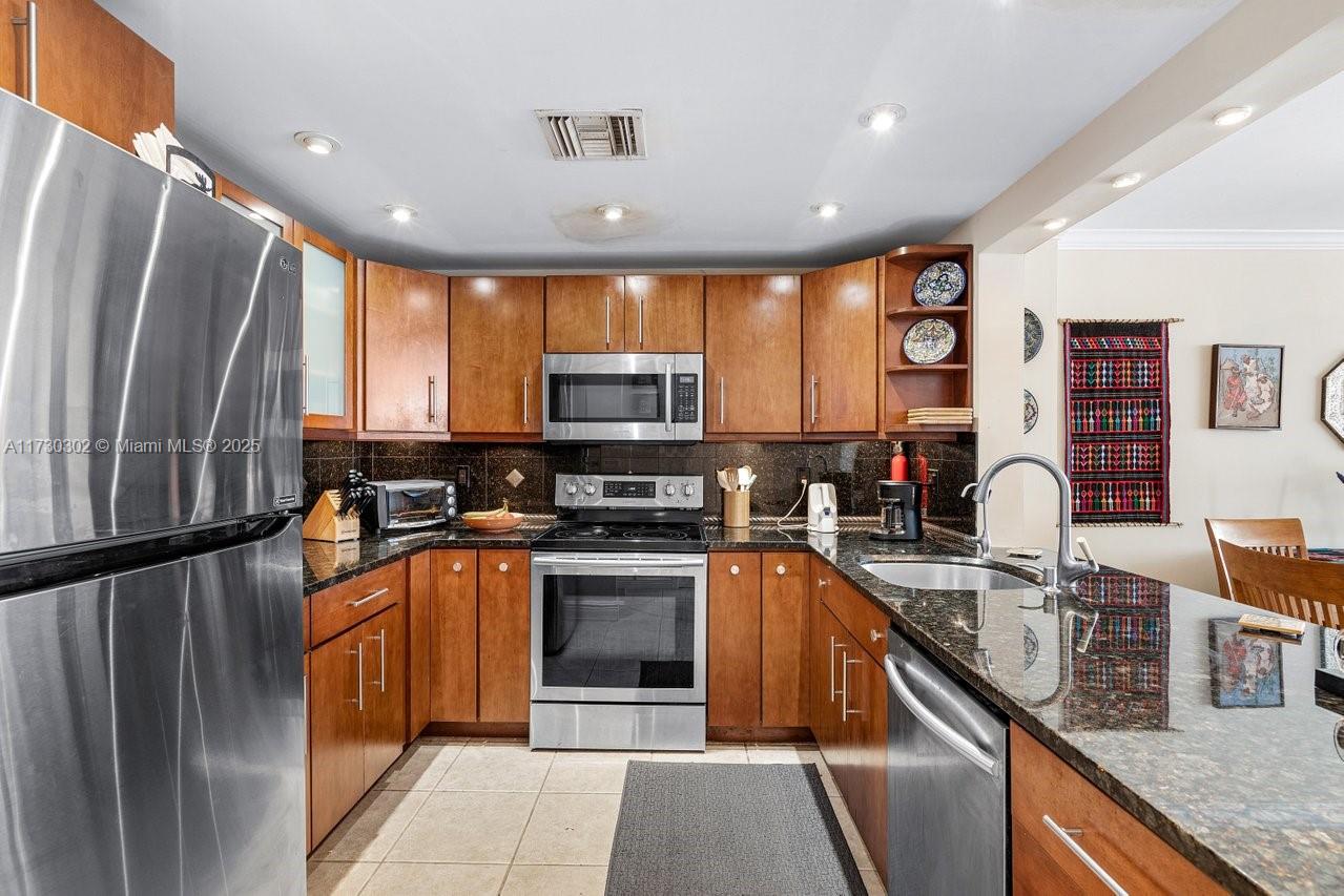 EAST POINT TOWERS CONDO - Residential