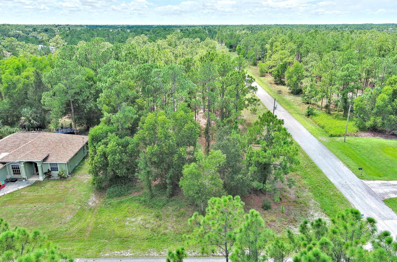 Exclusively presented by Sunland Real Estate: Excellent value on a 0.25-acre corner lot ready for a family. This is a nice, quiet location, not too far from everything you would need. Short drive to the airport and many restaurants and shopping. Check it out today and build the home of your dreams.