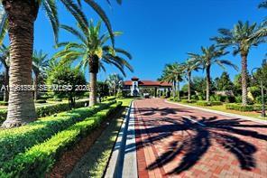 LA PAZ AT BOCA POINTE - Residential