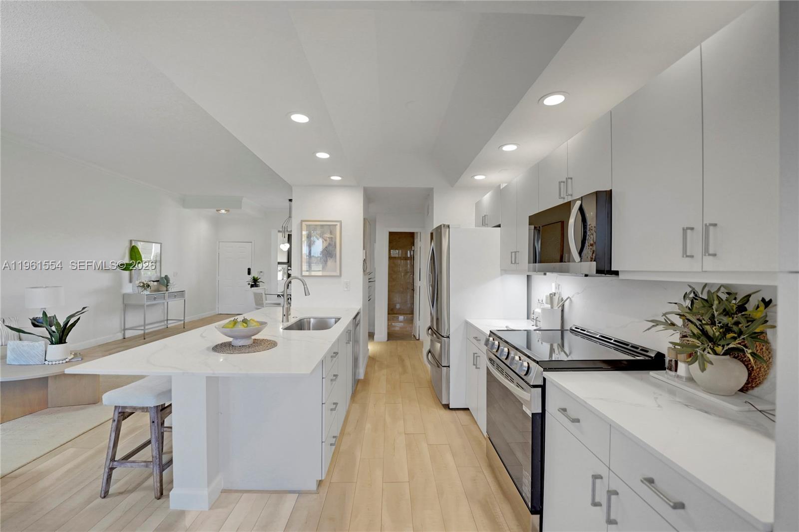 LA PAZ AT BOCA POINTE - Residential